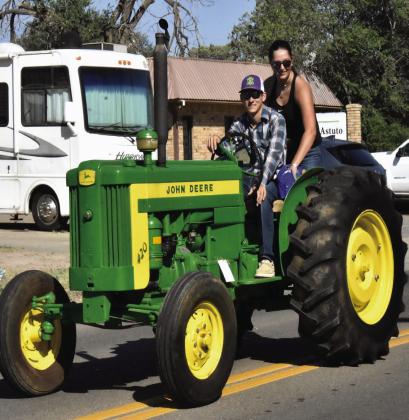 PEOPLE'S CHOICE--Johnnie Alford is the owner of this People's Choice Tractor, a 1957 John Deere 420. (Photo by Jim Steiert)