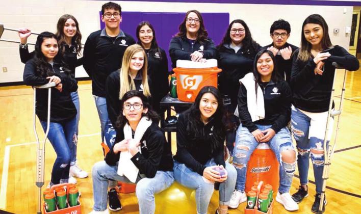 (Photo above) DISD athletic trainers – (back row) Heidi Cantu, Audrey Wooten, LJ Lopez, Magdalyn Chavez, Karlee Glusze, Paulina Bernal, Anthony Rodriguez, and Kelly Chavez, (middle row) Analyce Robertson, Johanna Vasquez, (front row) Alejandro Chavez and Michelle Ontiveros.
