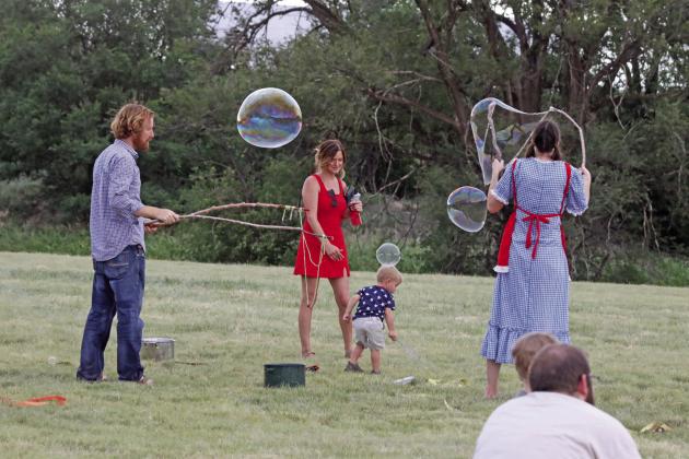 Giant bubbles