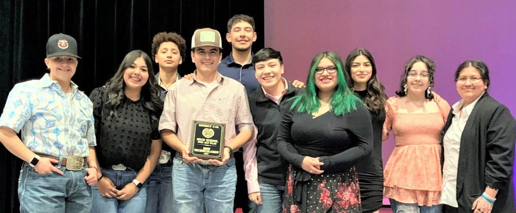 The Dimmitt High School One Act Play tech crew won the Best Technical Crew Award at the District 3-3A competition in Denver City. The cast and crew are directed by Laura Rodriguez.
