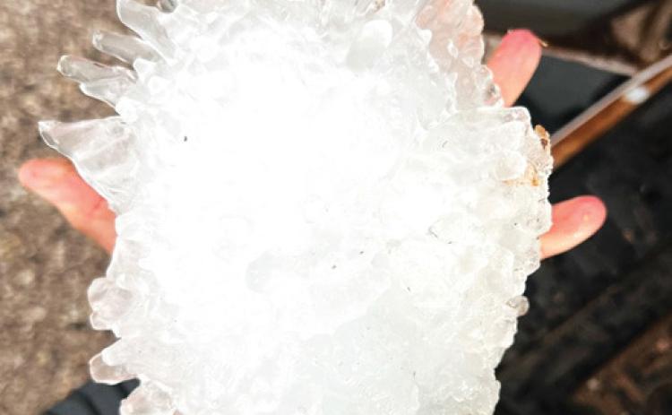 806 Storm Chasers reported that a hailstone that fell east of Tulia has officially set a new state record. Measuring at 7.25 inches in diameter, storm chasers Val and Amy Castor documented the hailstone 3 miles WNW of Vigo Park, Texas at 7:37 p.m. on June 2, shattering the previous record of 6.4 inches in Hondo, Texas in 2021.