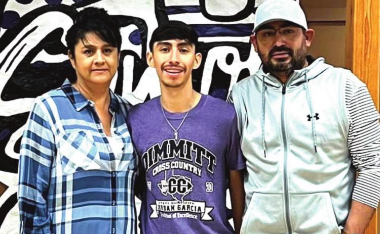 Lujan, Garcia sign to compete at next level