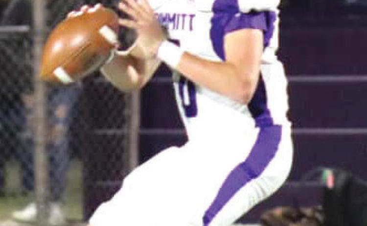 Bobcats QB Jack Lunsford prepares to launch a pass. (Dimmitt Sports Media)