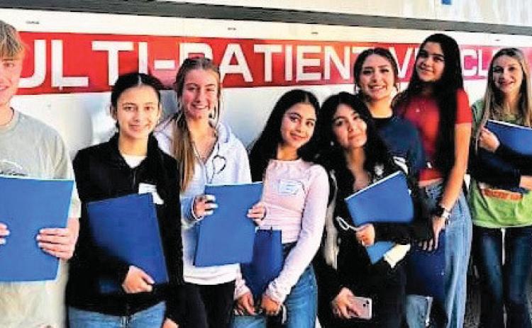 DHS Junior Health Science students attended the Healthcare Expo at UMC*Lubbock. UMC’s education departments provide handson activities for various specialties such as radiology, respiratory, ultrasound, operating room, pharmacy, transportation, first respondersaerocare, and the ambus.
