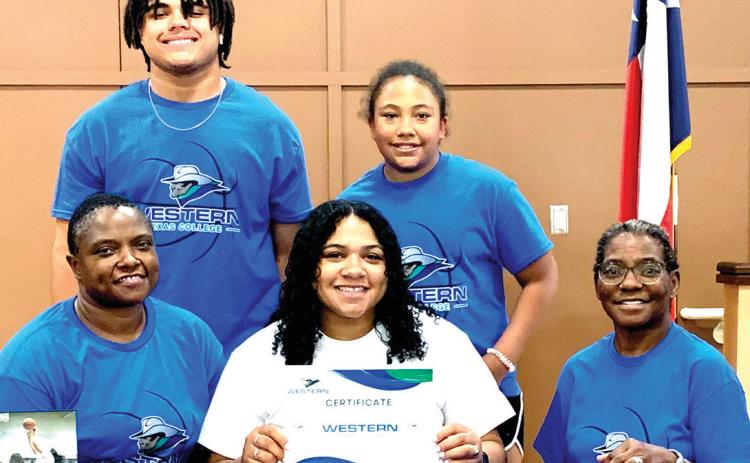 Dimmitt senior Na’Khiyah Porras signed with Western Texas College in Snyder to play basketball for the Westerners.