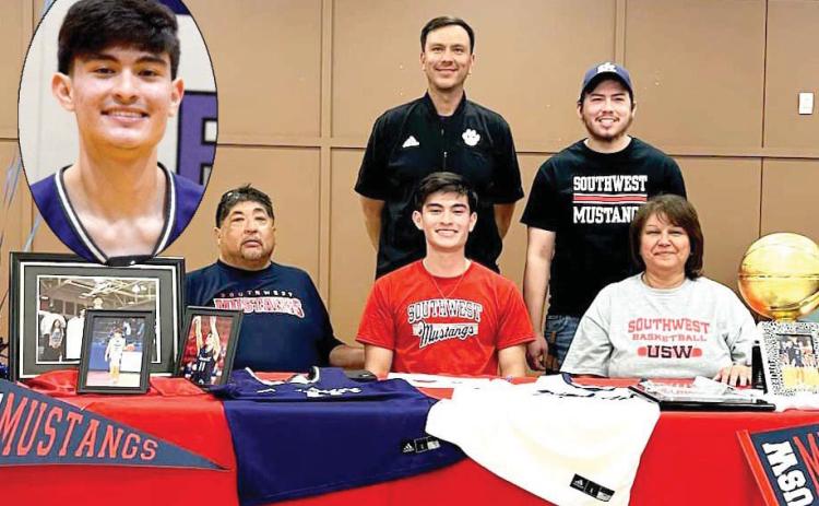 Moreno pens to play for University of Southwest