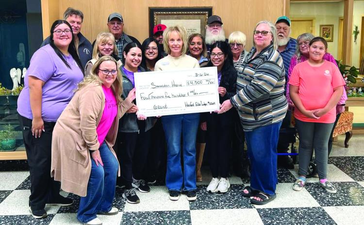 This week’s Deaf Smith County Chamber of Commerce Member Spotlight is on Samaritan Hospice. This week the Hereford Elks Lodge made a generous donation to Samaritan Hospice in Hereford. Their commitment to charitable giving is a blessing to our organization and the community. Brenda Blacksher and Cookie Reyes-Taylor presented a plaque of appreciation to Jennifer Rampley for the Elks Lodge.