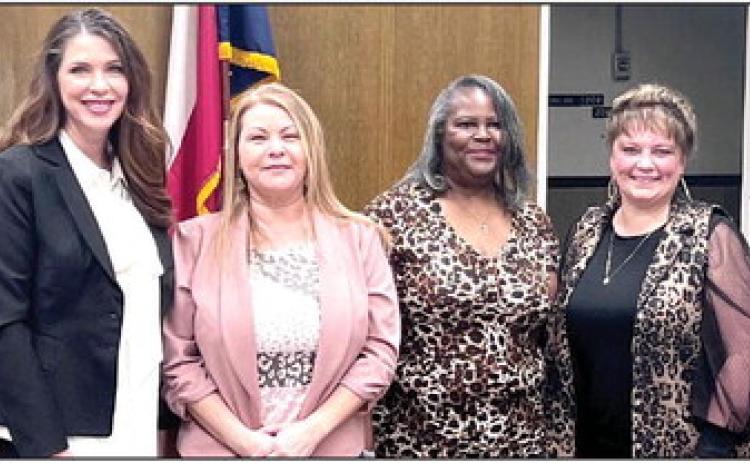 County offi cials sworn in