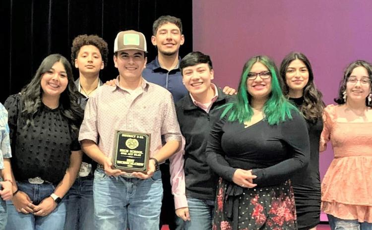 The Dimmitt High School One Act Play tech crew won the Best Technical Crew Award at the District 3-3A competition in Denver City. The cast and crew are directed by Laura Rodriguez.