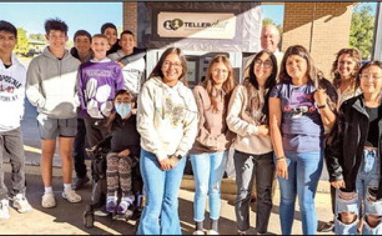 Students tour bank
