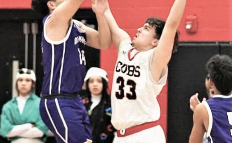 Bobcats Mario Lopez sets up for shot against the Cubs. (Dimmitt Sports Media photo)