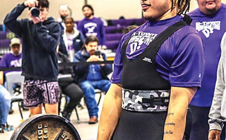 DHS powerlifter Ga’Quorie Chatham won weight class 242 at the Dimmitt Powerlifting Meet. (Dimmitt Sports Media/DHS)