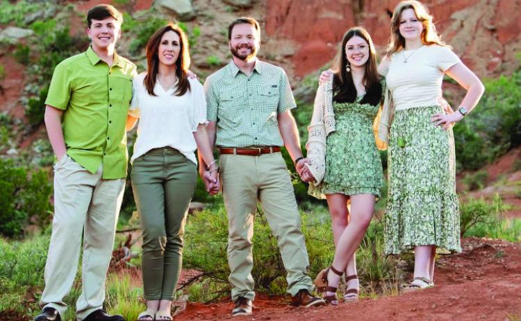 Pictured from left: Will, Angela, Jeff, Nora and Eva Blackmon. (Courtesy photo/McNutt Photography)